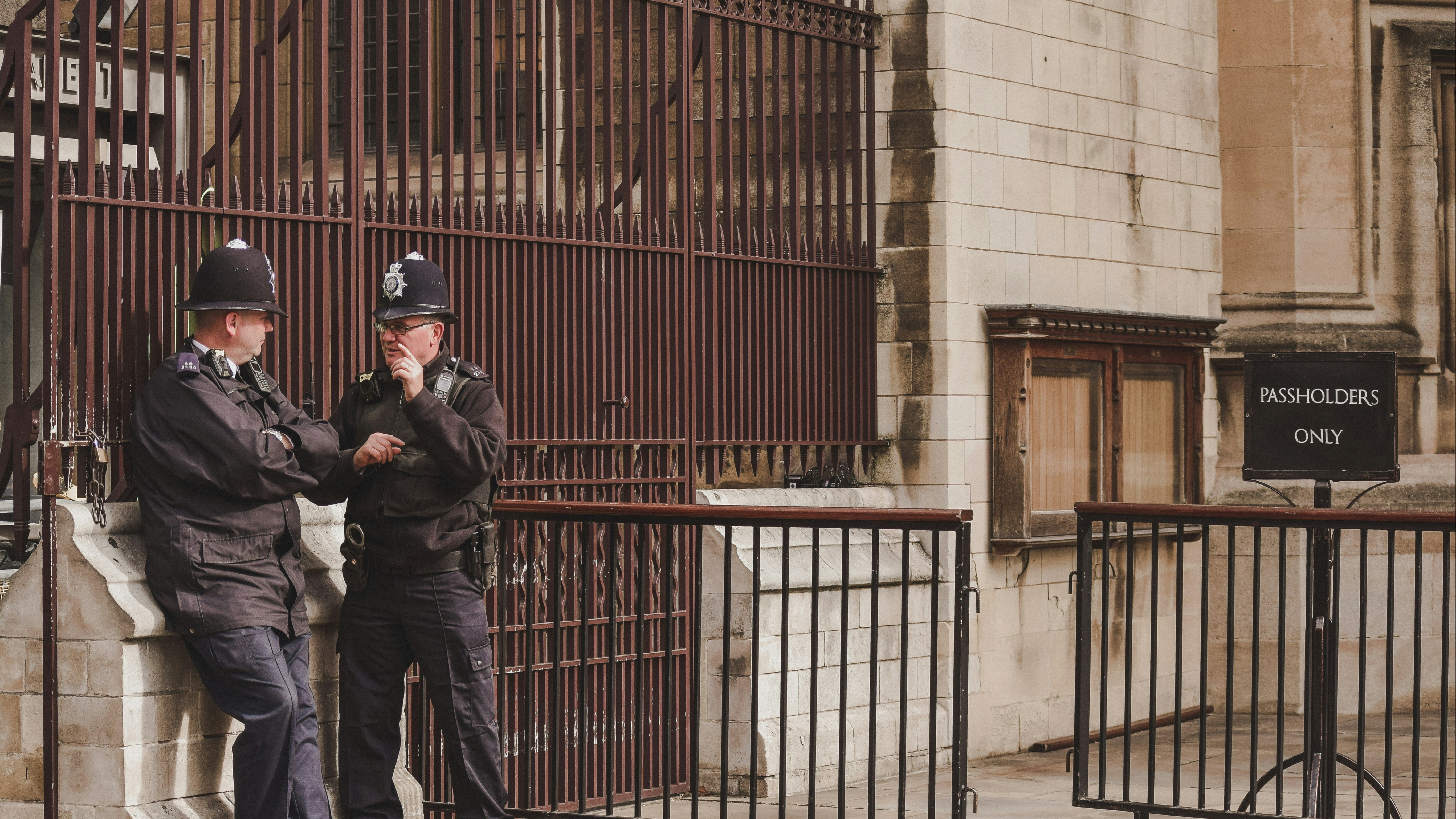 Police-Norali Nayla-unsplash